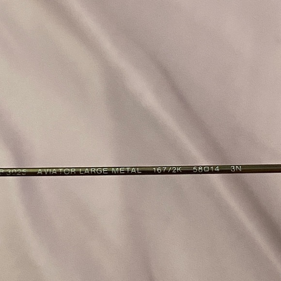 Aviator Raybans - Picture 5 of 5